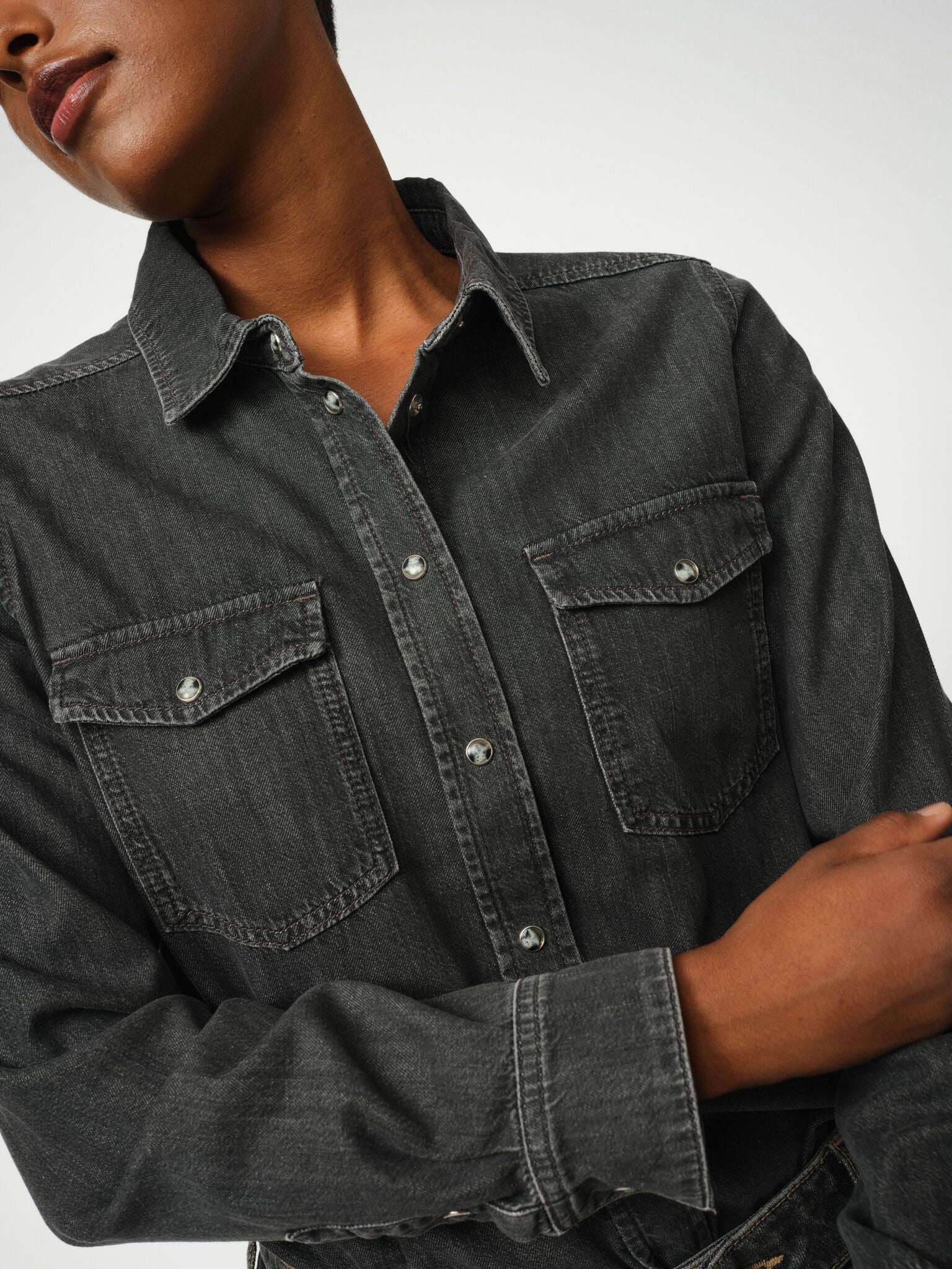 Modelshot / Grey / Detail